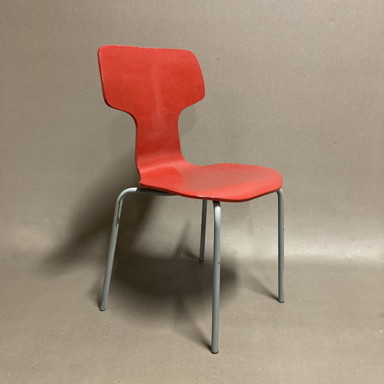 Image 1 of Six Chaises Modèle 3123 Enfant Arne Jacobsen
