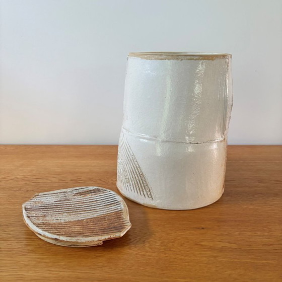 Image 1 of Jarrón o maceta grande y singular con tapa, obra de Petri Voet, década de 1990.