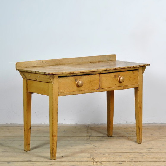 Image 1 of console, vers 1930