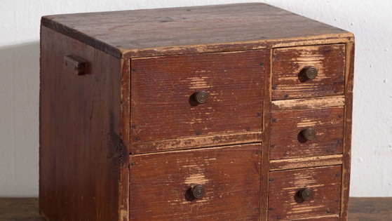 Piccola Cassettiera Giapponese in Cedro (Ko-Dansu), Periodo Taishō–Showa, c. 1920–1945 – Cassettiere (photo 3 of 40)