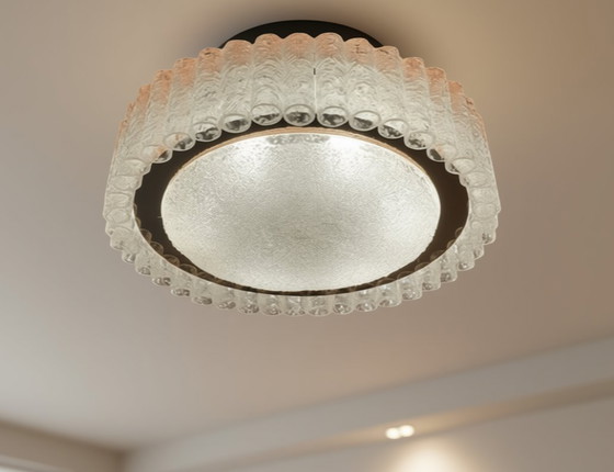 Image 1 of Lámpara de techo grande de cristal esmerilado Doria Leuchten – Estilo moderno de mediados de siglo / Hollywood Regency (Ø 60 cm)