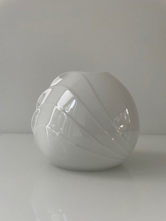 Image 1 of Vaso vintage in porcellana della Germania Ovest con rilievo a onde.