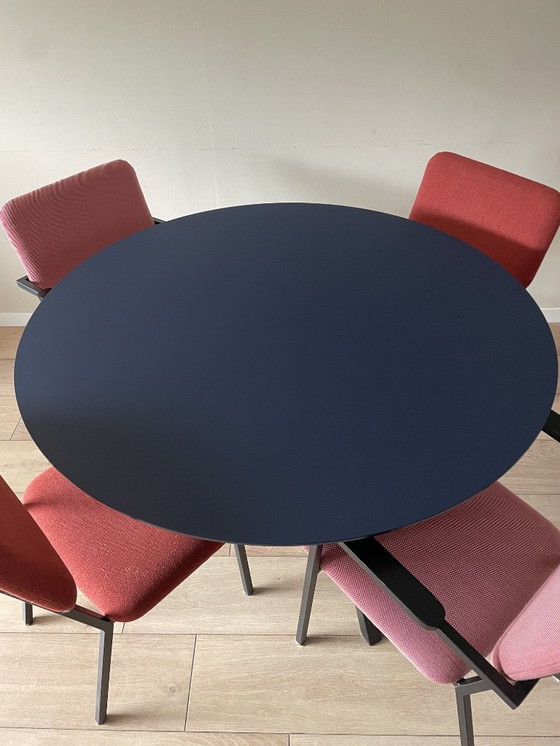 Image 1 of Round dining table