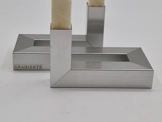 Image 1 of Candelabro de diseño que incluye velas a juego marcadas "Amabient"