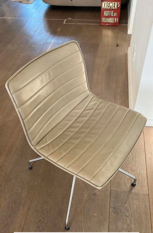 4x Leren Arper Catifa (53) draaipoot