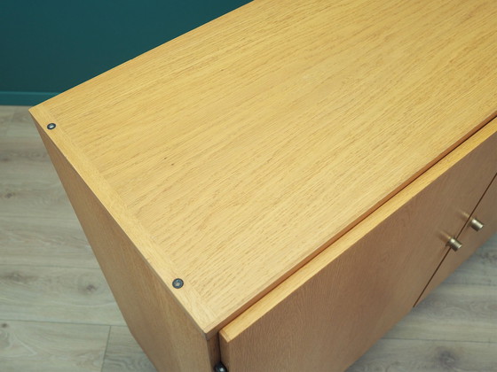 Image 1 of Gabinete de fresno, diseño danés, década de 1970, producción: Dinamarca