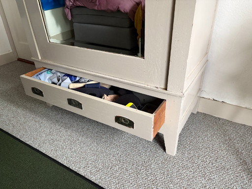Eikenhouten spiegelkast voor in de slaapkamer