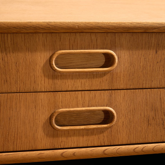 Image 1 of MK10401 Deens Eiken Bureau