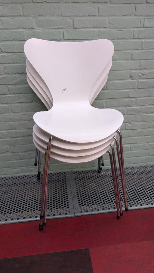 4 x butterfly chair Fritz Hansen White