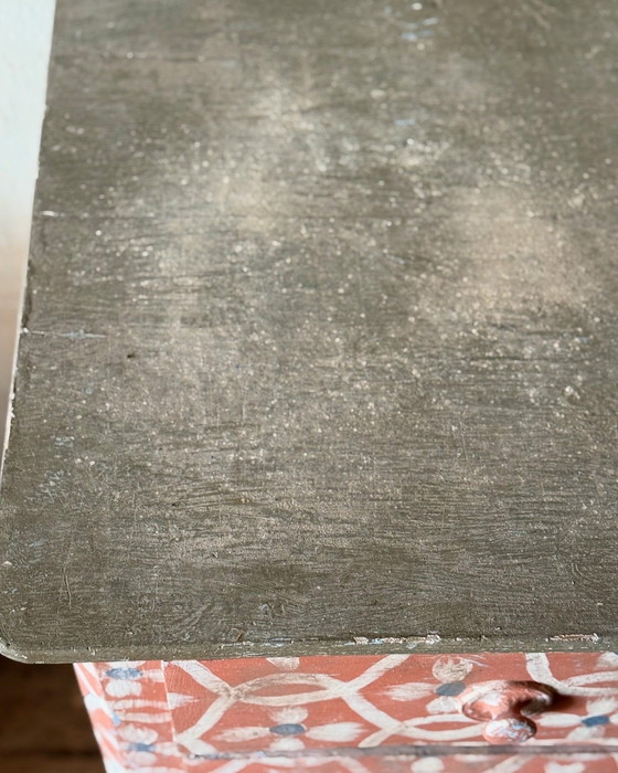 Image 1 of Cassettiera antica a fiori patina antica