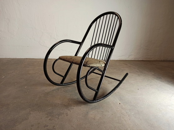 Fauteuil à bascule en métal postmoderne – Rocking chairs, Textile, Metal (photo 7 of 15)