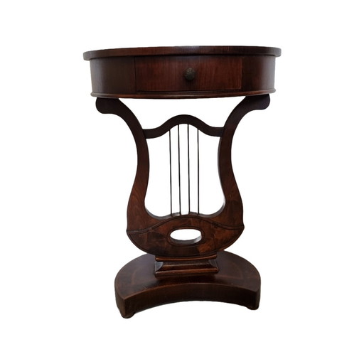 Table d'appoint de style classique avec tiroir sur base harpe, 1970
