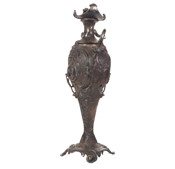 Image 1 of Decorative vase rococo 1880 putto metal