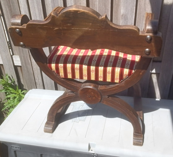 Image 1 of Oude Dagobert koning ridder stoel pas bekleed!