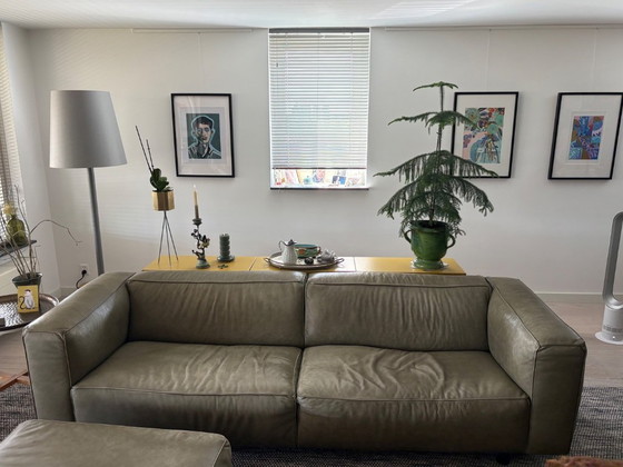 Image 1 of Cartel Living Replay Sofa aus gebürstetem Leder mit passendem Hocker