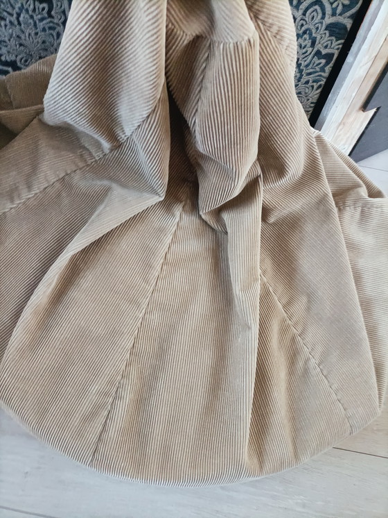 Image 1 of Precioso puf grande