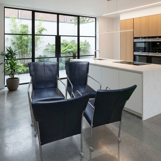 4 Bert Plantagie Dining chairs, Leather, Chrome, Black (photo 4 of 5)
