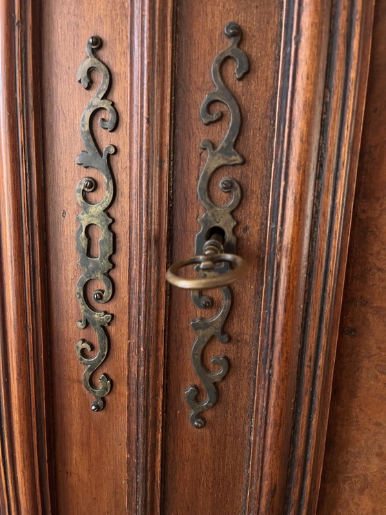 Italiaanse notenhouten broodkast – Wandkast, Wood, Textile (photo 10 of 14)