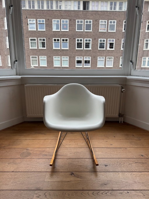 Eames RE RAR Rocking Chair