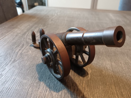 Messingkanone, handgefertigt auf einer Drehbank aus den 1980er Jahren