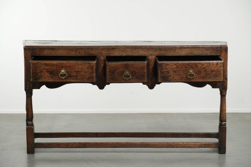 Antiek Engels eikenhouten dressoir met drie lades uit eind 17e/ begin 18e eeuw