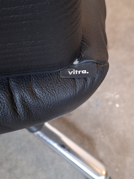 Image 1 of Sedia da ufficio Vitra in pelle nera con base cromata (vintage)