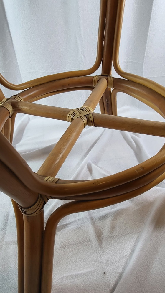 Image 1 of Rotan tafel met glazen blad Frankrijk 1970