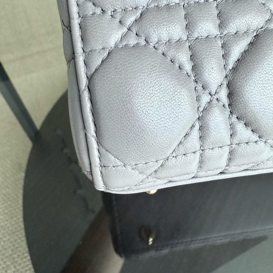 Image 1 of DIOR DONNA PICCOLO - PELLE DI AGNELLO CANNAGE GRIGIO FERRAMENTA GRIGIO ORO