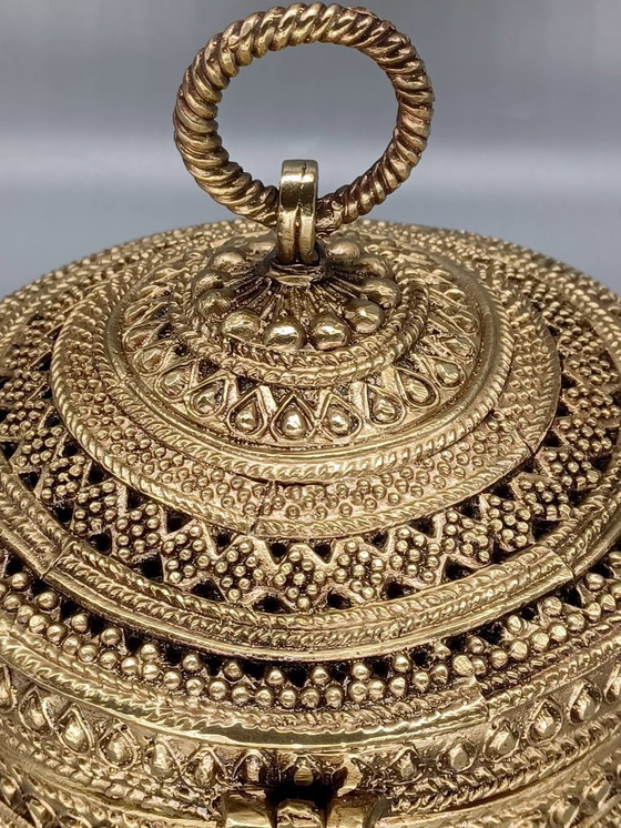 Image 1 of Exquisite Betel-Schmuckschatulle aus vergoldeter Bronze