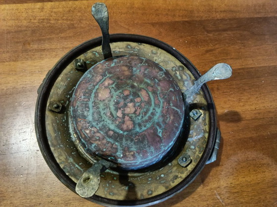 Image 1 of Antieke koperen en messing tafelbrander uit het einde van de 19e eeuw.