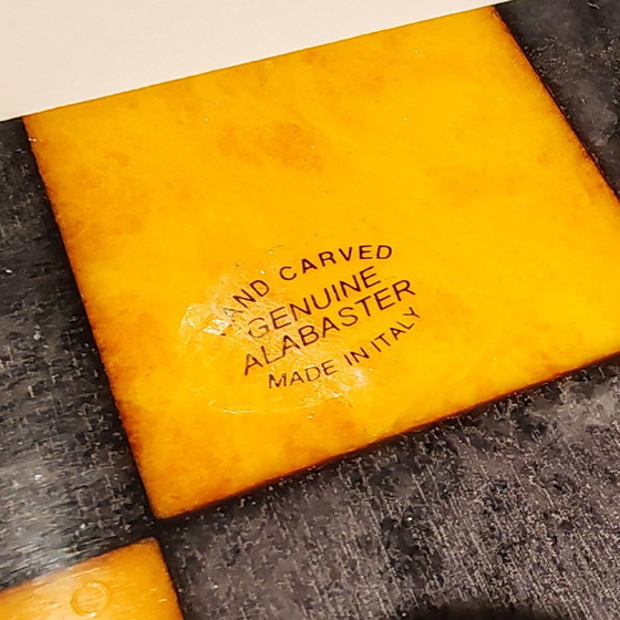 Image 1 of Juego de ajedrez de los años 70 en alabastro italiano de Volterra tallado a mano