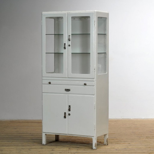 Medizinischer Holzschrank, um 1950