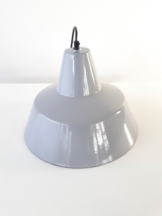Image 1 of Louis Poulsen grijze emaille hanglamp, minimalistische industriële deense hanglamp, mid century modern eettafel lamp