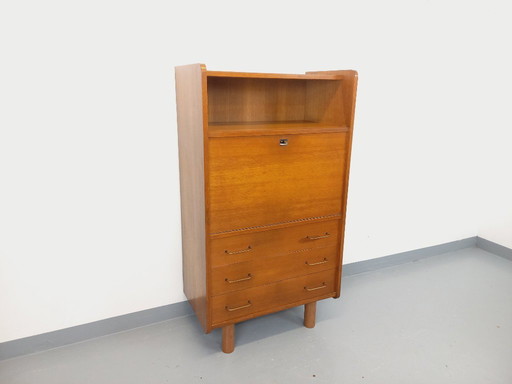 Vintage eikenhouten secretair bureau uit de jaren 50/60.