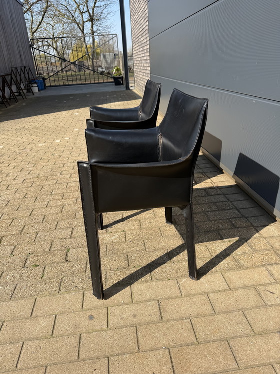 Image 1 of 2x Cassina Cab 413 Mario Bellini met armleuningn in zwart Tuig leder