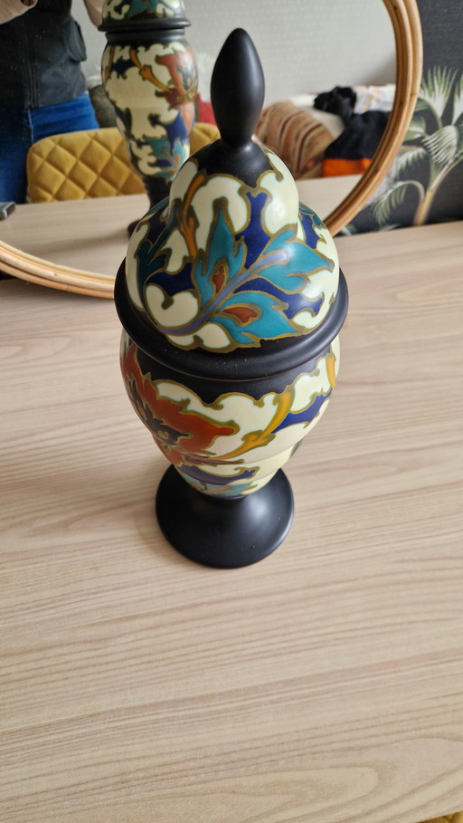 Vase with lid Gouds Plateel Regina