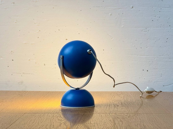 Image 1 of Lampada da tavolo a forma di occhio, dal design futuristico, anni '70.