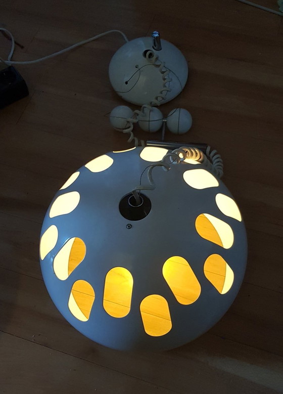 Image 1 of Plafondlamp uit het ruimte tijdperk