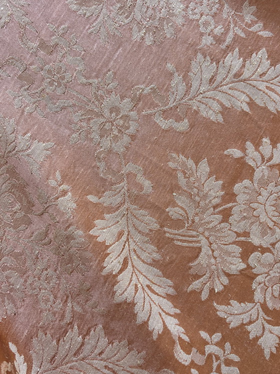Image 1 of Tischdecke aus Seidendamast 19.