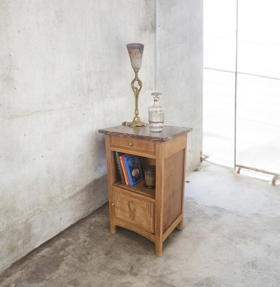 Image 1 of Meuble d’appoint style Art déco- Chêne sculpté- Années 1930