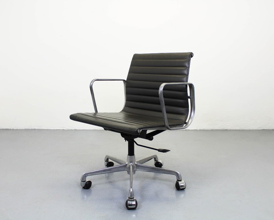 Image 1 of Ea117 bureaustoelen ICF Charles & Ray Eames Seats