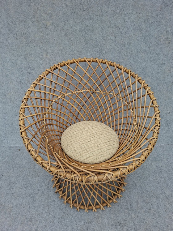 Vintage rattan armchair – Textile (photo 2 of 7)