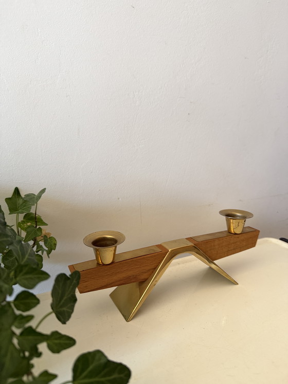 Image 1 of Brutalistische kandelaar teak en messing