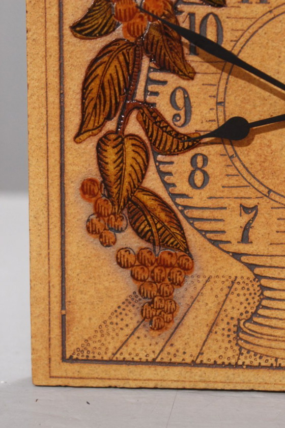 Image 1 of Roger Capron en Vallauris - Reloj de pared con jarrón y ramo de flores, Francia, década de 1970