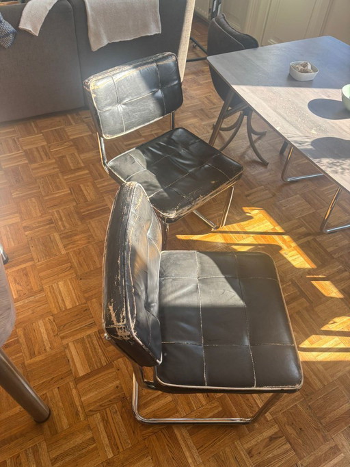 table wood and 4 chairs leather