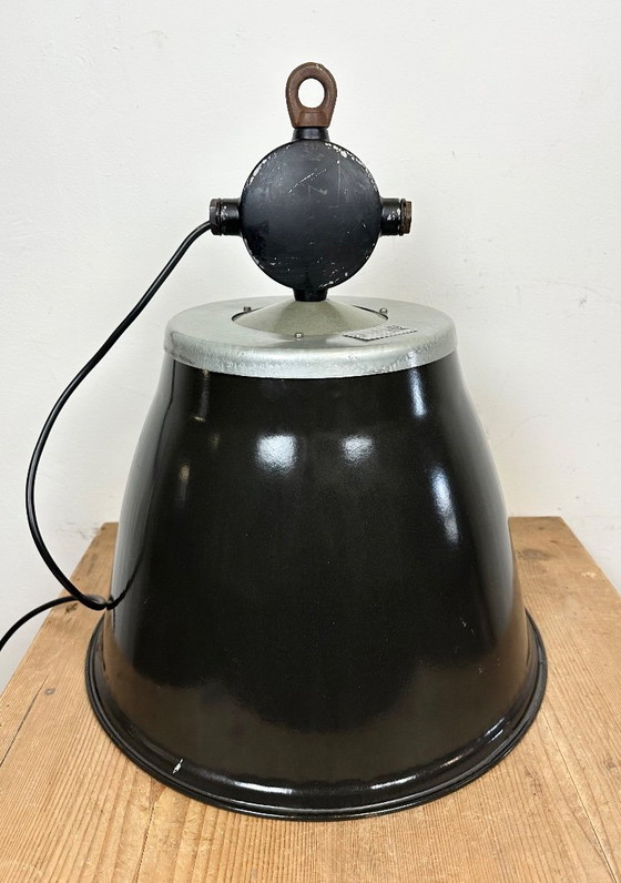 Image 1 of Lampada a sospensione industriale in smalto nero, anni '60