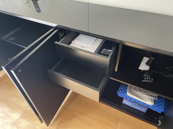 Image 1 of Dressoir zwart granieten blad