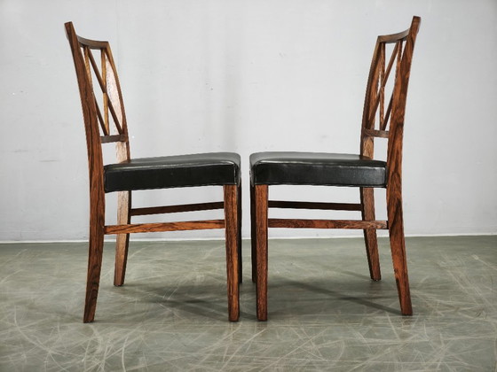 Coppia di sedie danesi moderne in pelle Ole Wanscher degli anni '40 di A.J. Iversen, Sedie da pranzo, Legno (foto 4 di 13)