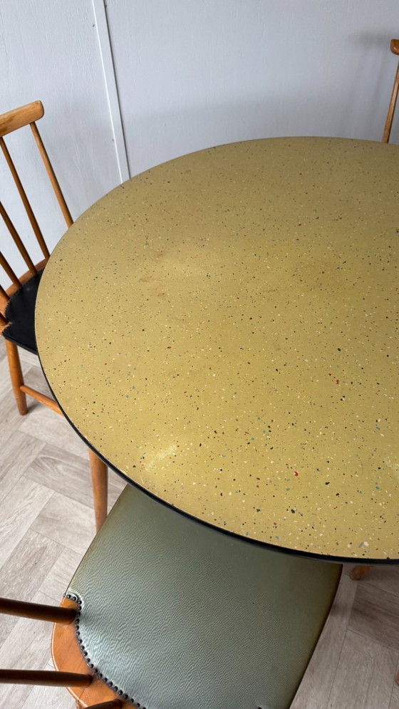 Image 1 of Silla de láminas 4x con tablero de terrazo