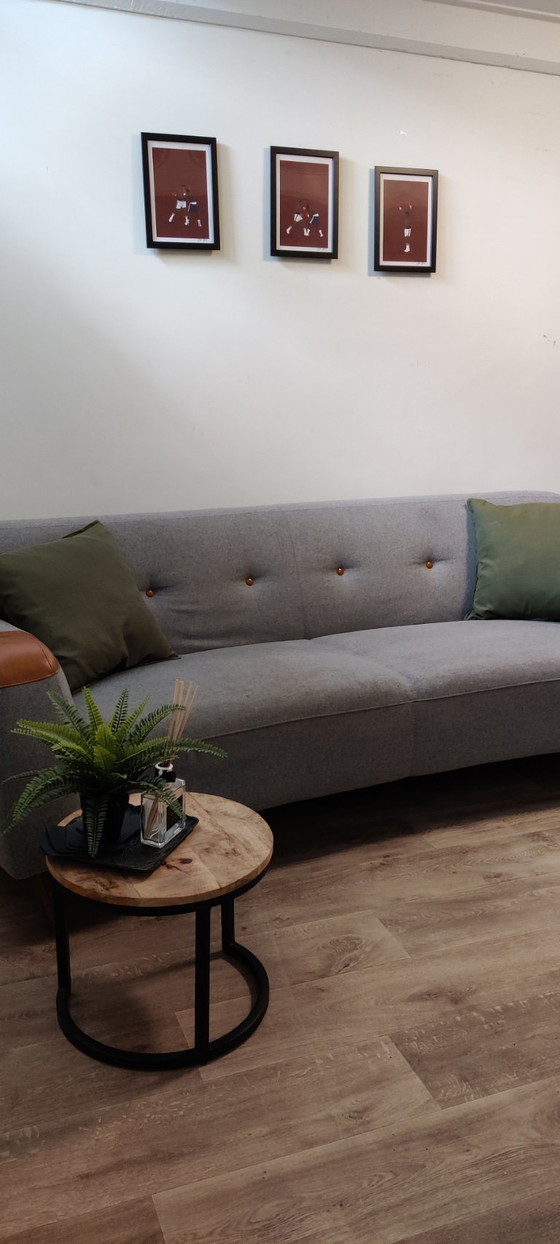 Image 1 of Canapé design Montèl | Gris avec détails en cuir | 3 places